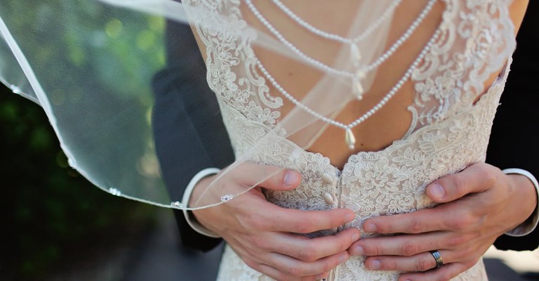 Bride vs. groom: Who spends what on the wedding day?